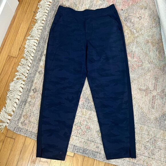 Athleta Brooklyn Heights Navy Blue Camo Jogger Pants Size 12 - Picture 4 of 9